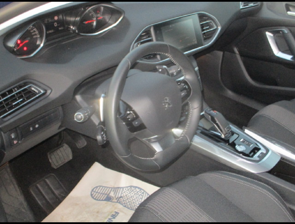 Peugeot 308 - II PTECH 130 EAT8 ALLURE