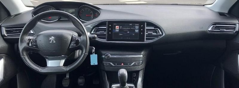 Peugeot 308 - 1.2 VTi 82 ch BVM5 Active